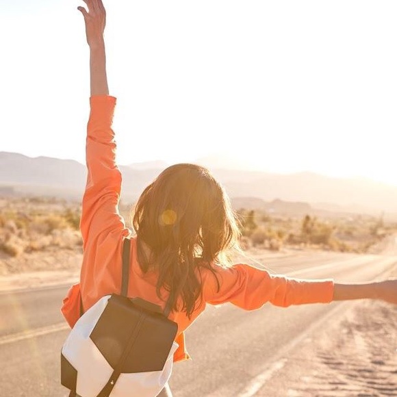 NEW Canvas And Faux Leather Backpack 🎒 - Picture 5 of 8
